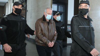 Иван Илиев остава в ареста