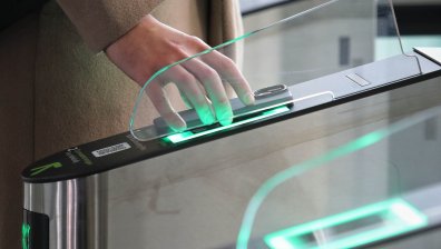 Сканираме сами бордни карти при проверката за сигурност на летище София