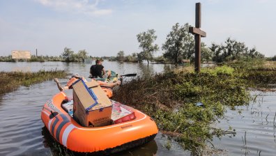 Стотици хиляди украинци са без питейна вода, ООН изпрати помощ. Зеленски: Закъсняха