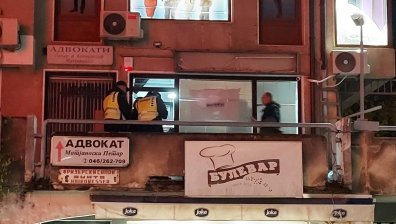 Стреляха от автомобил по българския културен център в Охрид