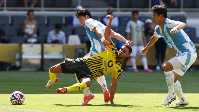 Победа за "Борусия", нулево реми класира "Флуминензе"