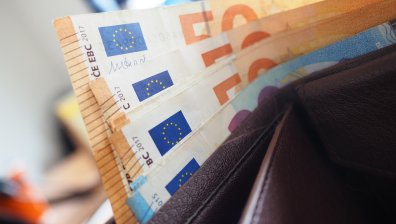 Ниски данъци, високи доходи: България е №1 в Европа по чисти пари за работещите