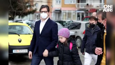 Жест на добрина: Пендаровски заведе дете със синдрома на Даун на училище 