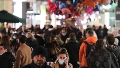 Рекорд на новите случаи на Ковид-19 в Гърция, обмисля се локдаун