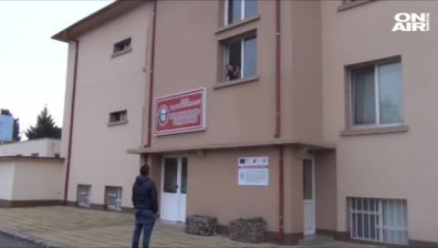 Хранително отравяне вкара в болница 21 деца от Сливенско