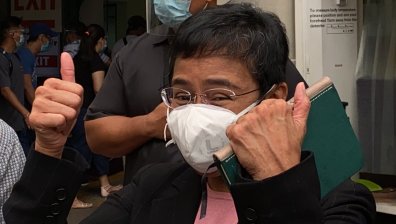 Присъдиха Нобеловата награда за мир на журналисти от Филипините и Русия