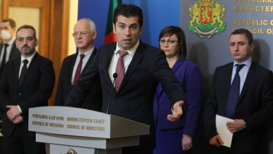 Петков: Ще подкрепим бизнеса и през април, Зеленски поиска всякаква помощ от нас