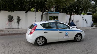 Арестуваха българи за контрабанда на фалшив алкохол в Гърция
