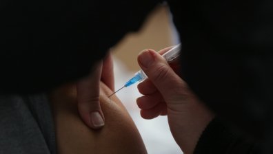 Въвеждат задължителна имунизация до 2-3 месеца?