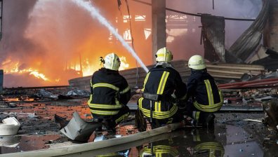 Нощна руска атака с близо 50 дрона и ракети, включително "Оникс"