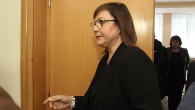 Нинова: Хиляди българи са подлагани на рекет и изнудване години наред
