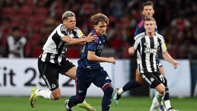 15-годишен шокира "Нюкасъл" в Сингапур