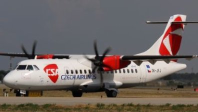 Самолет изгоря на летището в Прага