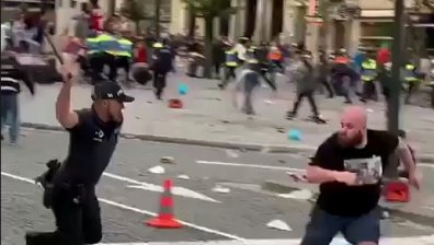 Английски хулигани предизвикаха безредици по улиците на Порто
