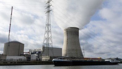 Решението на ЕК да обяви ядрените и газови централи за "зелени" отива в съда