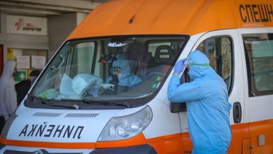 Отпадат бонусите от 1000 лв. за медиците на първа линия, ще бъдат според работата