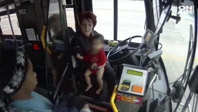 Шофьор на автобус в Уисконсин спаси малко момиченце