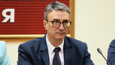 Енергийният министър: Има вариант да наложим таван на цените за горивата