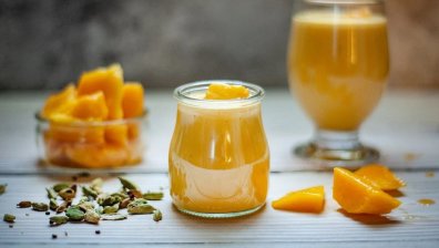 Как да си приготвим свеж крем със сметана и манго