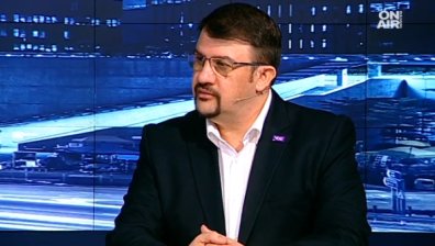 С промените в Изборния кодекс се цели служебна победа, смята лидерът на "Волт"