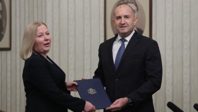 ПП-ДБ и Радев с формално приемане и връщане на папката за кабинет (СНИМКИ)