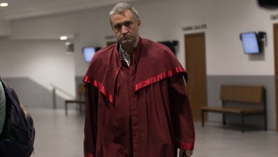 Районният съд разглежда мярката на задържаните за погрома в бар "Бесо"