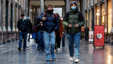 Край на маските в Белгия, властите свалиха ограниченията срещу Ковид-19