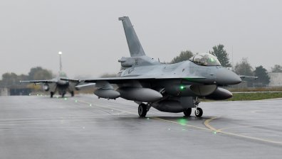 Още два самолета F-16 Block 70 кацнаха в България