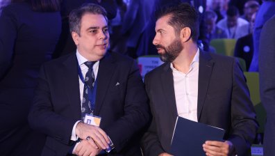 Асен Василев беше избран единодушно за председател на "Продължаваме промяната"