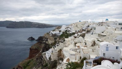 Незаконно строителство и сериозни екологични нарушения на Санторини