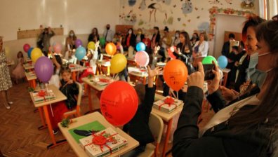 Родители са подали жалби срещу преминаването "от днес за утре" към онлайн обучение