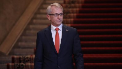 Премиерът Денков: Вярвам на 100% само на съпругата си 