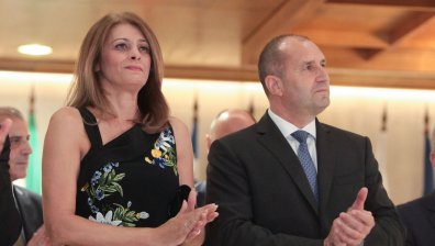 Радева засегната от думите на Караянчева за службите в спалнята