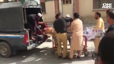 Бомба гръмна в джамия в Пакистан, четирима загинаха