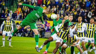 "Лудогорец" удари "Фенербахче" в Разград с 2:0