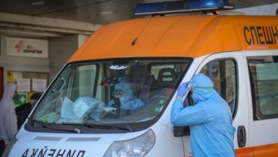 Изтощение до краен предел: В болницата в Ямбол няма свободни Ковид легла