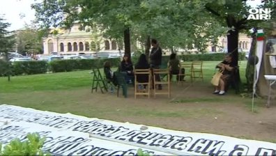 Майки на деца с увреждания излизат на протест пред Министерския съвет