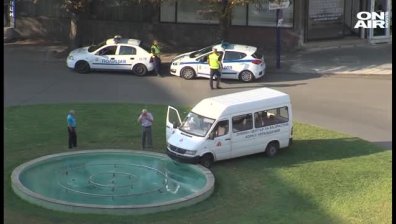 74-годишен се вряза с микробус във фонтан пред спортната зала в Пазарджик