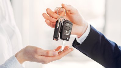 Нов лимит за плащания в брой в ЕС засяга автомобилния пазар