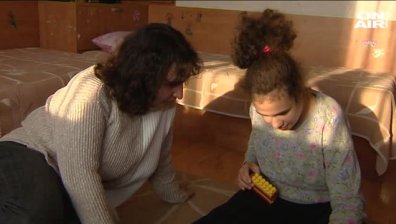 Как се гледа дете със 100% инвалидност и възнаграждение от 230 лева на месец?