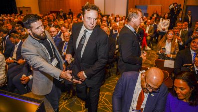 Мъск разкри: Twitter разполага с около 2300 служители