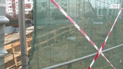 Изкоп в "Овча купел", който "глътна" кола, вече не е проблемен