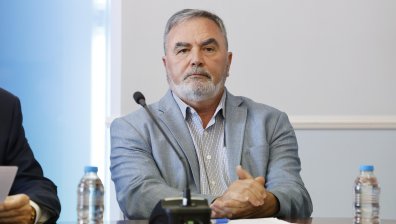 Доц. Ангел Кунчев е претърпял тежка онкологична операция