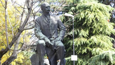 Честваме Деня на народните будители с празненства в цялата страна