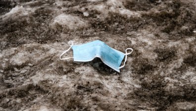 Германски депутат напуска Бундестага, печелил пари от сделки с маски