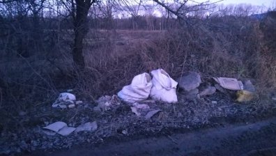 Питане от Helpbook: Кой изхвърли боклука си до къмпинг Враня?