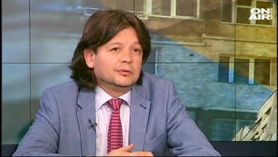 С политиканстване проблемите в "Младост" няма да се решат
