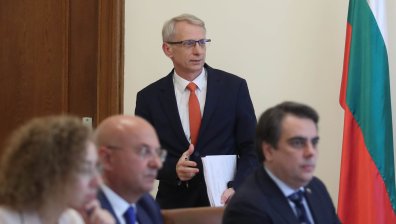Премиерът свиква извънредно съвещание заради ситуацията в Русия