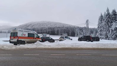 Трагедията край Петрохан: Хижата, в която са открити три тела, е опожарена