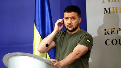 Зеленски пристигнал у нас със списък с желания, подготвяме трети пакет военна помощ